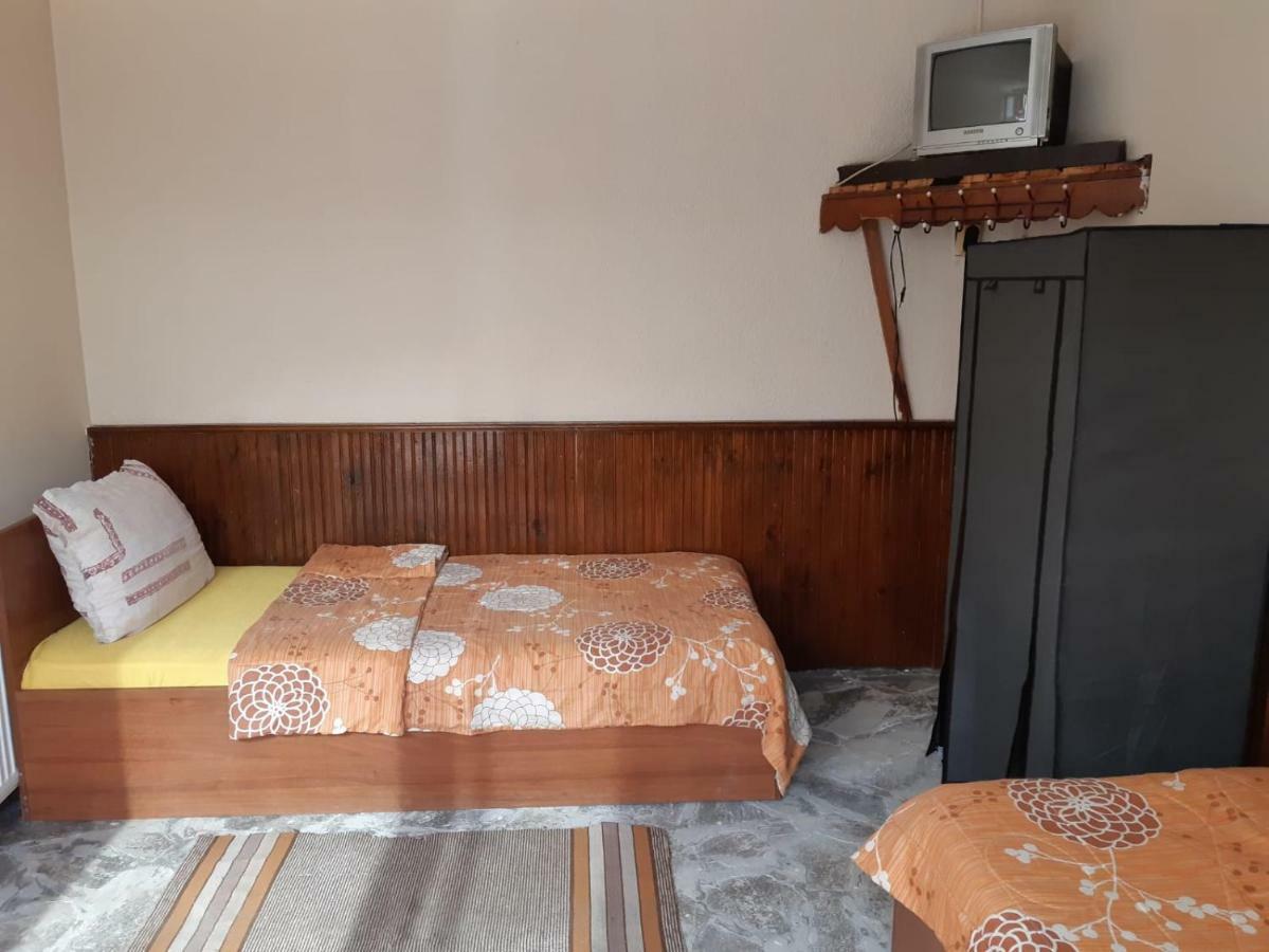Byala Kista Apart Isperikh Exteriör bild